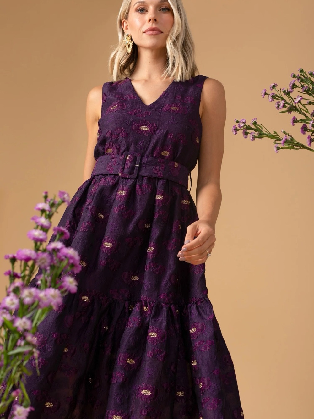 Sleeveless V-Neck Embroidered Organza Cocktail Dress with Belt in Deep Purple